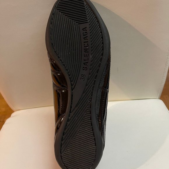 Shoes - Picture 4 of 8